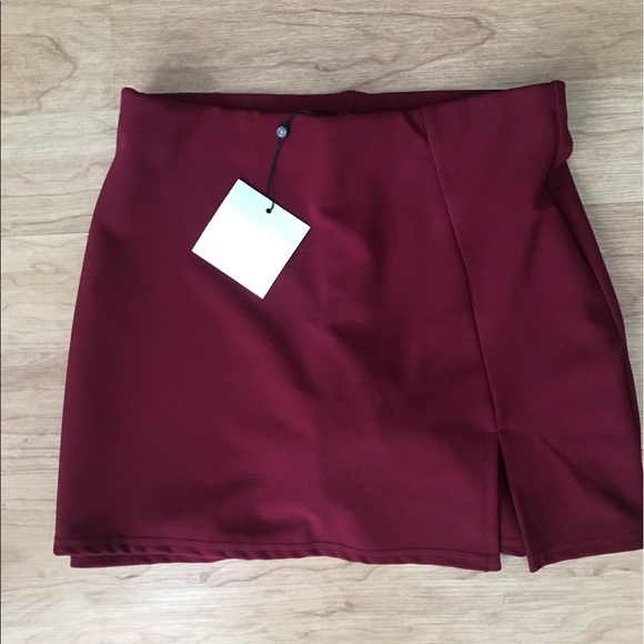 💄Red Skort 💄 - Picture 4 of 7